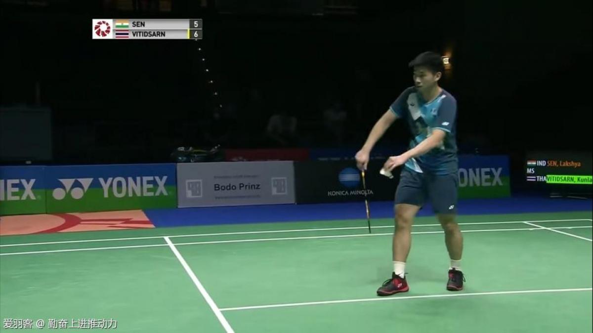 看台上的观 看台上的观