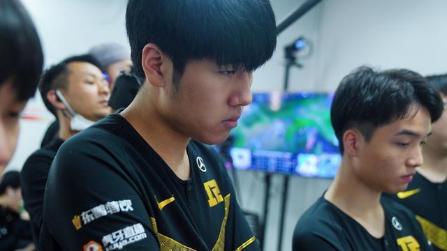 强调阵容弹 强调阵容弹